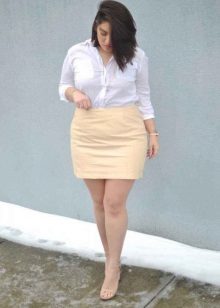 kratka suknja za žene s prekomjernom težinom