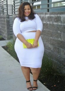 λευκή πλεκτή φούστα για υπέρβαρες γυναίκες