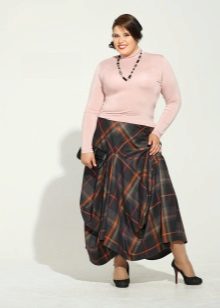 stylish plaid skirt for overweight women