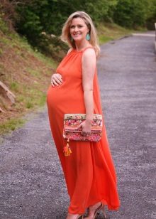 Оранжева сватбена рокля за майчинство