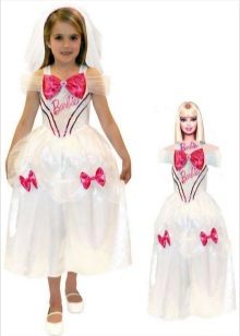 Vestido de ano novo da Barbie para a menina