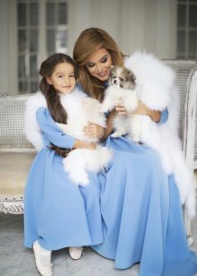 Váy giáng sinh màu xanh cho bé gái và bà mẹ