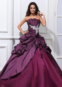 vestido de tafetán lila hinchado
