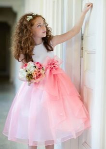 En magnifik klänning för tjej på 5 år
