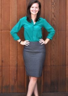 Gray pencil skirt with a turquoise shirt