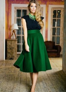 svěží zelená sukně