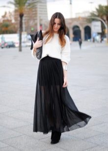 juodas šifono sijonas