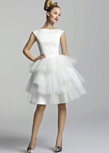 natečena bijela suknja