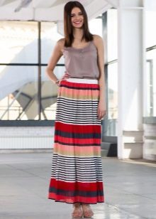falda larga con rayas de diferentes tipos