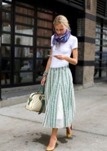 baltas ir žalias elastingas sijonas