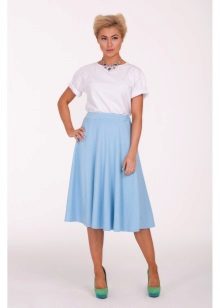 mėlynas elastingas sijonas