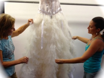 Sauso valymo vestuvinė suknelė