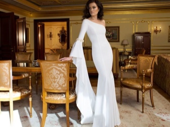 One-shoulder wedding dress from Dimitrus Dahlia