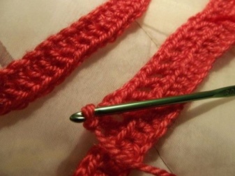 Rochii de tricotat cu un jug pentru fete 1-3 ani - pasul 1