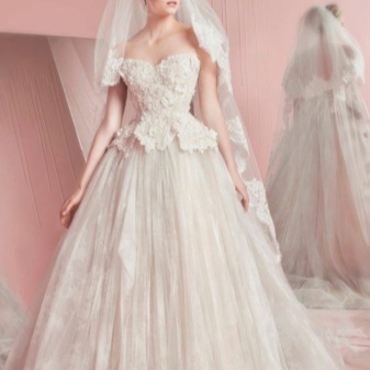 Puffy Lace Κορυφή Γαμήλιο φόρεμα από ZUHAIR MURAD