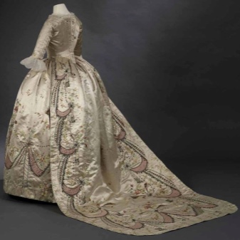 Wedding dress with a train of the 18th century