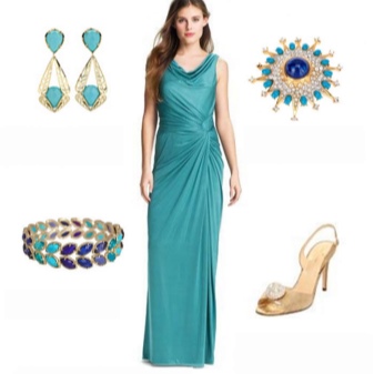 Accesorii aurii pentru o rochie turcoaz