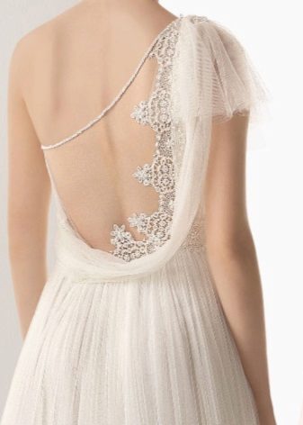 Dressing lace neckline wedding dress