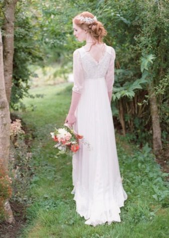 Сватбена рокля с къси ръкави в Прованс