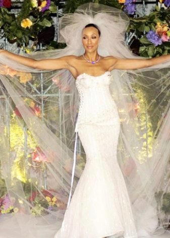 O vestido de noiva sereia mais caro do mundo