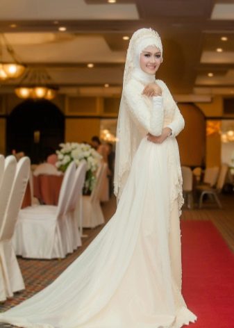 Robe de mariée train musulman