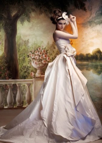 فستان زفاف رائع من سفيتلانا ليالينا