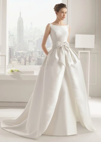 Rosa Clara bröllopsklänning med falsk kjol