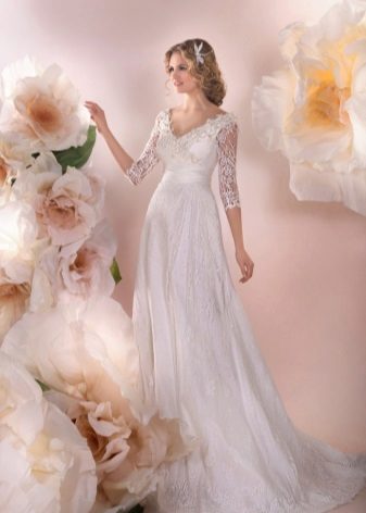 „Dragonfly“ vestuvinė suknelė su nėriniais