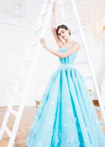 שמלת ערב נפוחה בצבע טורקיז