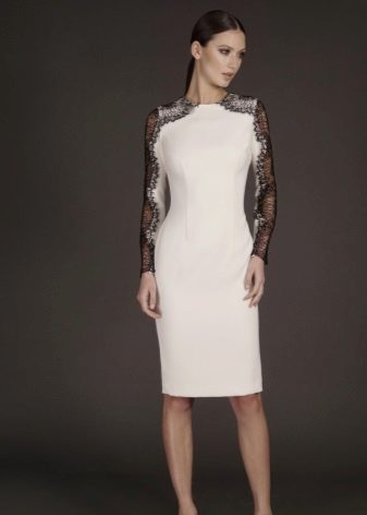 Short evening dress with lace sleeves