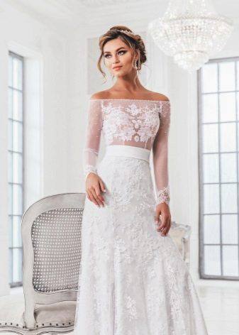 Not a magnificent wedding dress with lace