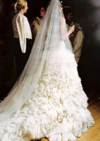 Сватбена рокля Елизабет Хърли от Версаче