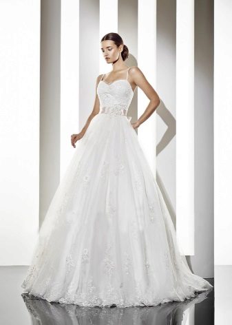 Wedding dress from the Alma collection magnificent