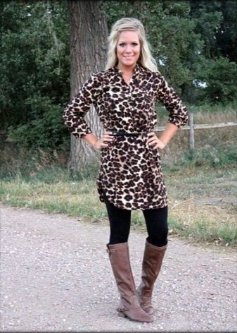 Leopardo marškinių suknelė