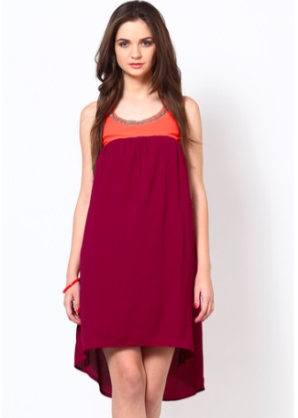 Marsala Kleid in Kombination mit Rot