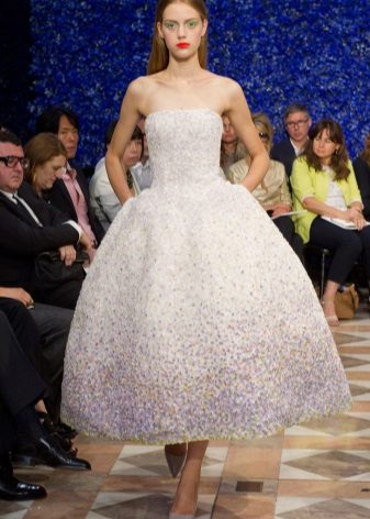 Svatební šaty od Dior retro