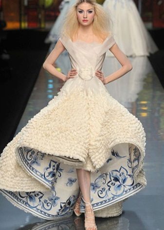Rövid Dior esküvői ruha