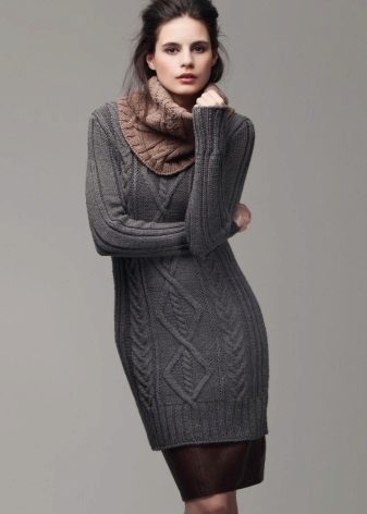 Плетена пуловерна рокля с ръкави