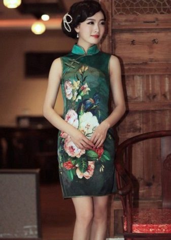 فستان تشيباو على الطريقة الصينية