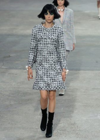 „Chanel Tweed“ suknelė