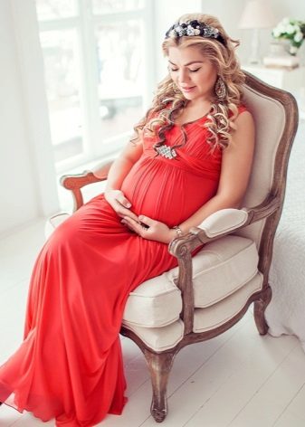 Bodycon-mekko raskaana oleville naisille