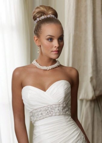 Šperky z perel pro svatební šaty