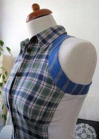 Et dressinghull på en kjole fra en mannsskjorte