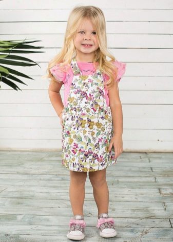 Vestido de verano para una niña de 4 años.