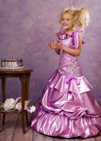 Vestido de formatura no jardim de infância lilás