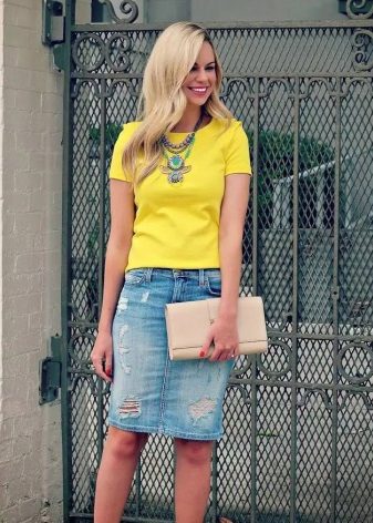 Denim pencil skirt with a bright top