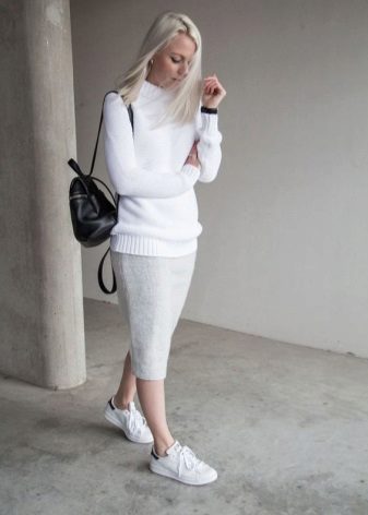 knitted pencil skirt in combination with sneakers