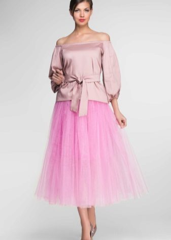 rožinis tiulio sijonas
