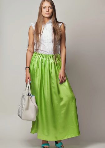 šviesiai žalios spalvos sijonas