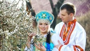 فستان الزفاف على الطراز الشعبي الروسي